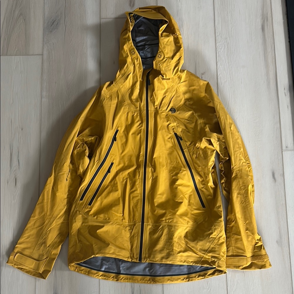 Mountain Hardwear light weight ski jacket